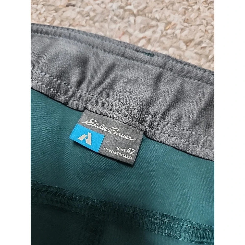 Eddie Bauer First Ascent Guide Shorts Mens 42 Green Hiking Technical Utility**‎